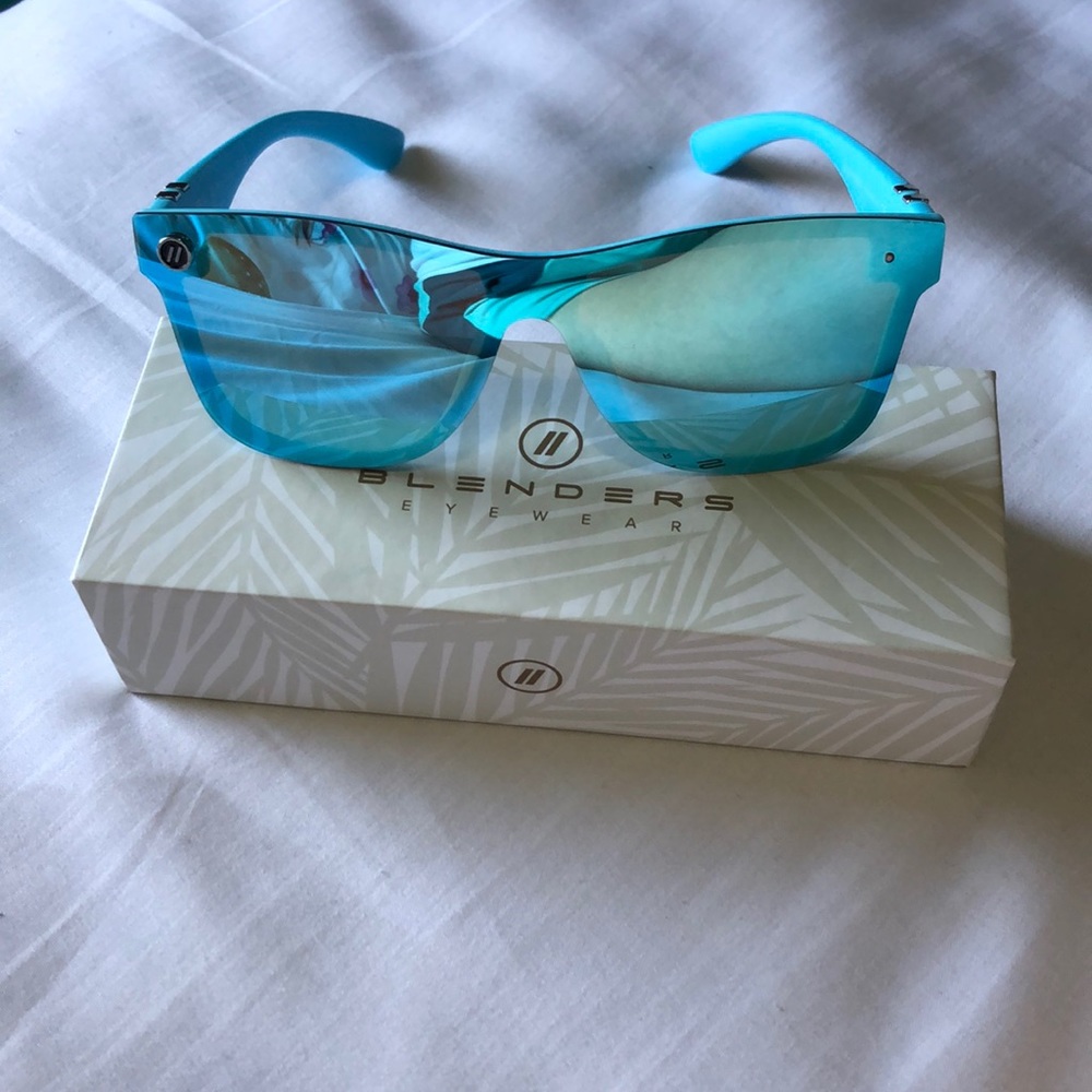 Blenders Eyewear Blue phoenix Sunglasses